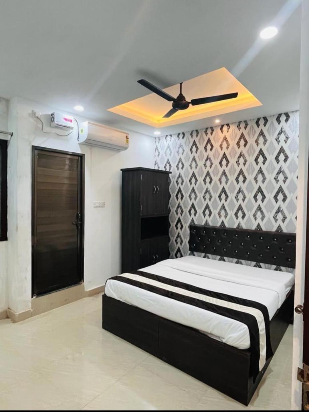 Hotel Shiv Mangalam Near Kashi Vishwanath Tample Varanasi Eksteriør billede
