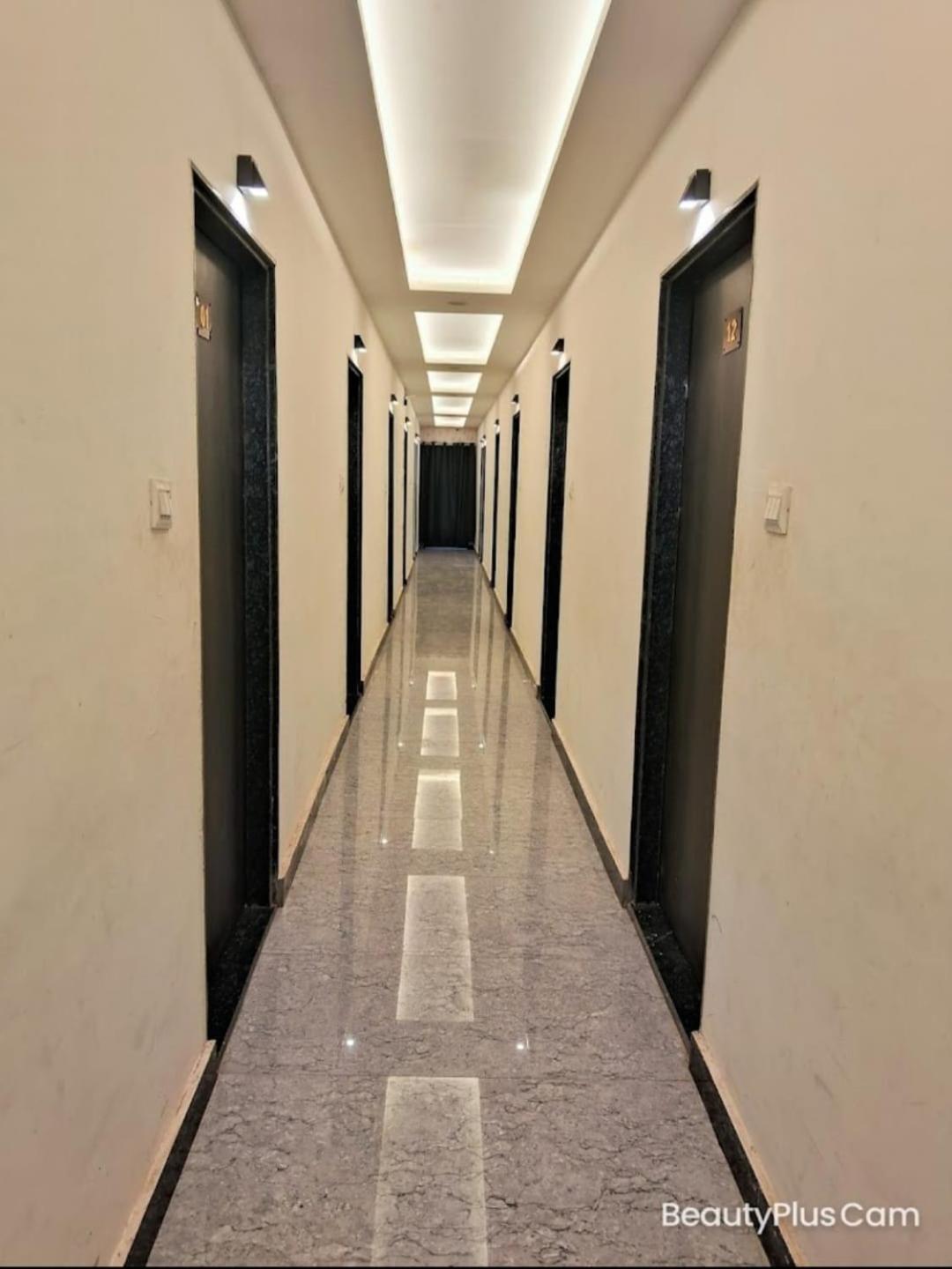 Hotel Shiv Mangalam Near Kashi Vishwanath Tample Varanasi Eksteriør billede